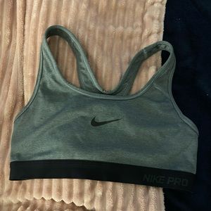 Nike pro sports bra
